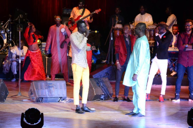 152 PHOTOS: Pape Diouf au Grand Théâtre avec Ousmane Diop Boston et Cheikh Sarr Zik Fm pour la nuit de la jeunesse. 152 PHOTOS: Pape Diouf au Grand Théâtre avec Ousmane Diop Boston et Cheikh Sarr Zik Fm pour la nuit de la jeunesse.