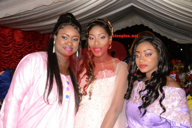 BAPTEME: Regardez le "SANGNE SÉ" époustouflant de la seconde douce moitié du transitaire Lamine Ndao. BAPTEME: Regardez le "SANGNE SÉ" époustouflant de la seconde douce moitié du transitaire Lamine Ndao.