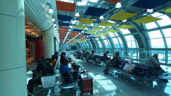 AIBD : 4533 mouvements d'avions , 354 970 passagers (COMMUNIQUÉ) AIBD : 4533 mouvements d'avions , 354 970 passagers (COMMUNIQUÉ)
