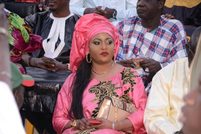 Drapeau Alima Ndione de la SEN TV, revivez les temps forts du combat. Aliou Mané perd par décision arbitral. Drapeau Alima Ndione de la SEN TV, revivez les temps forts du combat. Aliou Mané perd par décision arbitral.