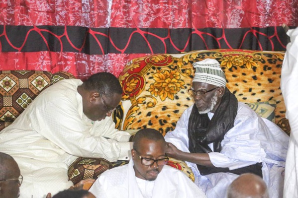 Magal de Porokhane : le Président Macky Sall rend visite à Serigne Mountakha Mbacké Magal de Porokhane : le Président Macky Sall rend visite à Serigne Mountakha Mbacké
