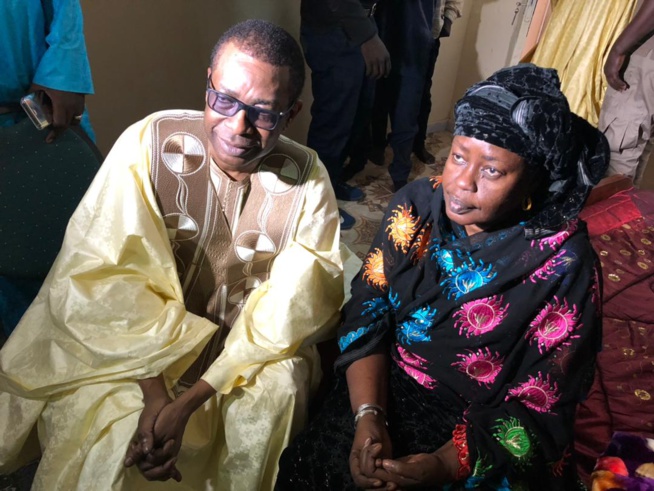 Le ministre conseiller Youssou Ndour en compagnie de Serigne Abdourahmane Mbacké et Mara Dieng à Porokhane chez Sokhna Bali Mountakha.