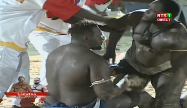 Video: Forza Bat Abdou Diouf, Regardez le combat…