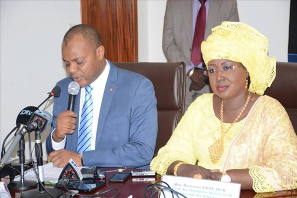 Maïmouna Ndoye Seck ordonne la suspension de la vérification systématique du carnet de vaccination contre la fièvre jaune à l’AIBD Maïmouna Ndoye Seck ordonne la suspension de la vérification systématique du carnet de vaccination contre la fièvre jaune à l’AIBD