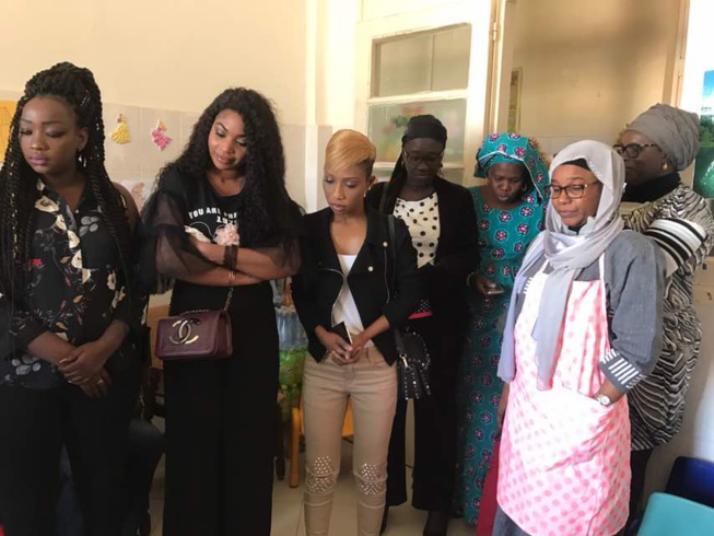 Le trio du Groupe Safari chez les enfants de l'hôpital le Dantec.