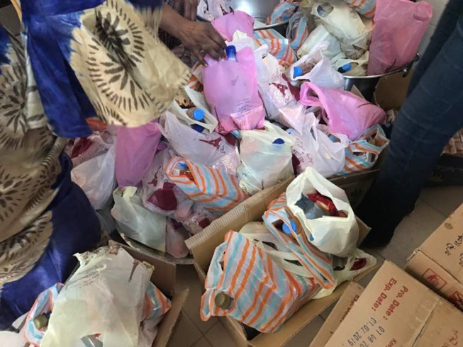 Le trio du Groupe Safari chez les enfants de l'hôpital le Dantec. Le trio du Groupe Safari chez les enfants de l'hôpital le Dantec.