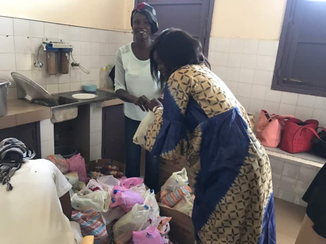 Le trio du Groupe Safari chez les enfants de l'hôpital le Dantec.
