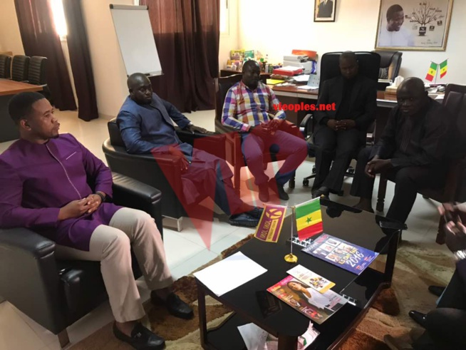 EXCLUSIFVIPEOPLES: Assane Ndiaye Baol production présente ses excuses chez Clédor Guéye le patron de BOSS organisateur du combat Ama Baldé Papa Sow. EXCLUSIFVIPEOPLES: Assane Ndiaye Baol production présente ses excuses chez Clédor Guéye le patron de BOSS organisateur du combat Ama Baldé Papa Sow.