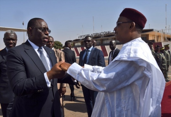 Niger: Bisbilles autour de 20 millions de FCFA octroyés par Macky Sall à la communauté sénégalaise Niger: Bisbilles autour de 20 millions de FCFA octroyés par Macky Sall à la communauté sénégalaise