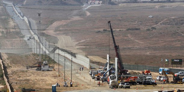 Tunisie : les USA et l'Allemagne financent la sécurisation de la frontière avec la Libye Tunisie : les USA et l'Allemagne financent la sécurisation de la frontière avec la Libye