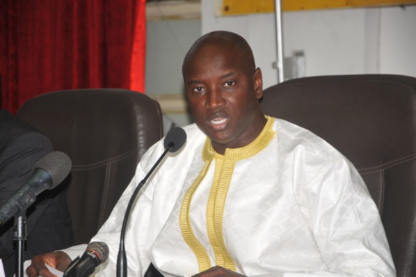 Apres sa « bourde » sur 2Stv, Pape Maël Thiam et Abdou Mbow s’érigent en boucliers pour le ministre de l’intérieur Apres sa « bourde » sur 2Stv, Pape Maël Thiam et Abdou Mbow s’érigent en boucliers pour le ministre de l’intérieur