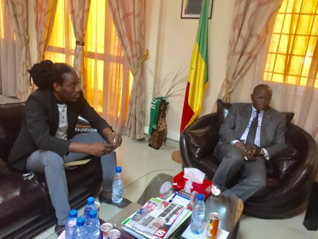 Jour J - 03  de son anniversaire, Mame Goor Diazaka chez le ministre des sports Matar Ba pour les derniers réglages.