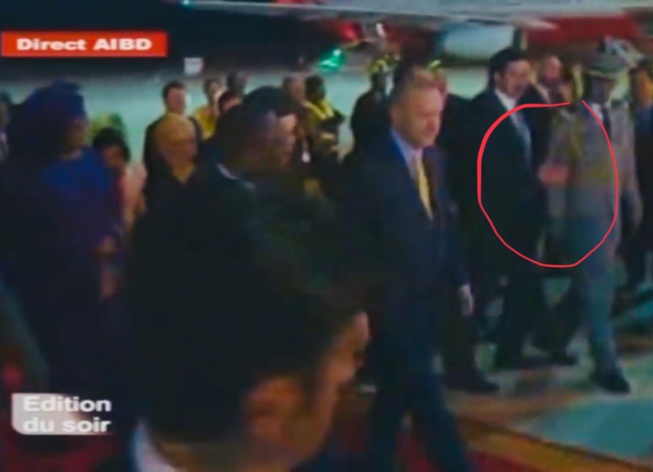 Insolite : un garde du corps de Erdogan tente de bloquer l’aide-de camp de Macky Sall et rencontre une vive résistance Insolite : un garde du corps de Erdogan tente de bloquer l’aide-de camp de Macky Sall et rencontre une vive résistance