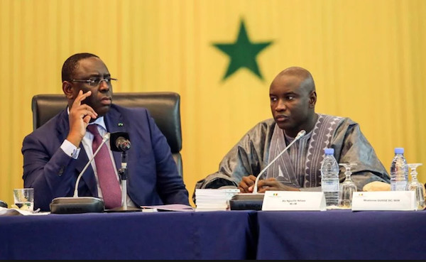 Concertation sur le Processus électoral : Le Président Macky Sall adresse ses félicitations au ministre de l'Intérieur Concertation sur le Processus électoral : Le Président Macky Sall adresse ses félicitations au ministre de l'Intérieur