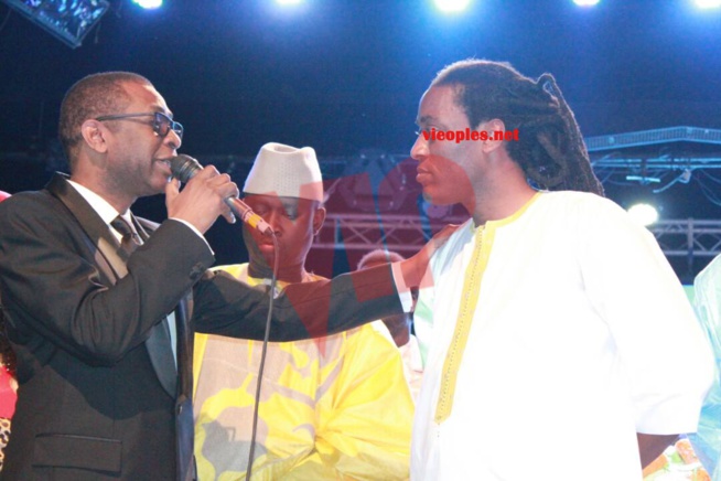 Youssou Ndour guest star à l'anniversaire de Mame Goor Diazaka, l'artiste ne manche pas ses mots tu es le meilleur. Youssou Ndour guest star à l'anniversaire de Mame Goor Diazaka, l'artiste ne manche pas ses mots tu es le meilleur.