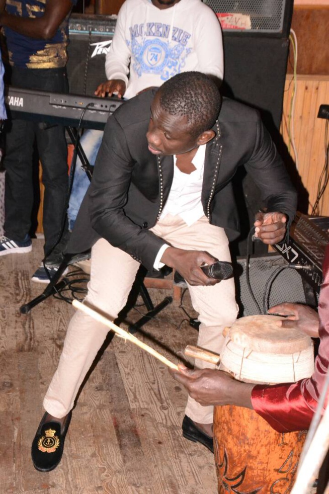 55 IMAGES : Dans la chaleur du Ravin, Pape Diouf met son "YEUNGUEL GUEUSSEM" en avant. Sortie Officielle le 14? 55 IMAGES : Dans la chaleur du Ravin, Pape Diouf met son "YEUNGUEL GUEUSSEM" en avant. Sortie Officielle le 14?