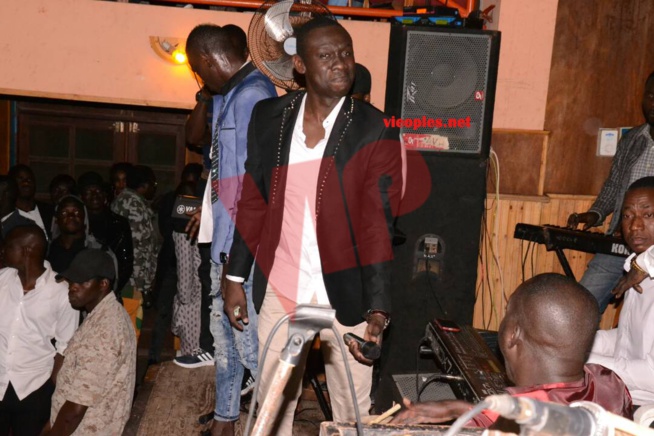 55 IMAGES : Dans la chaleur du Ravin, Pape Diouf met son "YEUNGUEL GUEUSSEM" en avant. Sortie Officielle le 14? 55 IMAGES : Dans la chaleur du Ravin, Pape Diouf met son "YEUNGUEL GUEUSSEM" en avant. Sortie Officielle le 14?