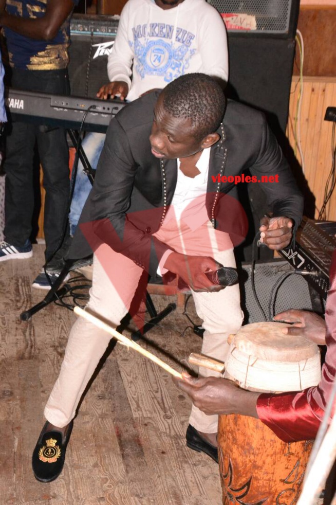 55 IMAGES : Dans la chaleur du Ravin, Pape Diouf met son "YEUNGUEL GUEUSSEM" en avant. Sortie Officielle le 14? 55 IMAGES : Dans la chaleur du Ravin, Pape Diouf met son "YEUNGUEL GUEUSSEM" en avant. Sortie Officielle le 14?