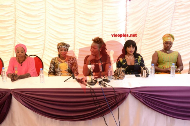 La Diva Coumba Gawlo en Conférence de presse sur le festival chant des linguères thèmes La Diva Coumba Gawlo en Conférence de presse sur le festival chant des linguères thèmes