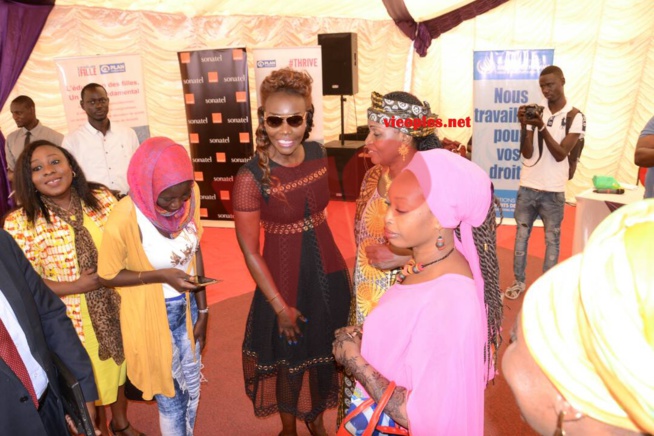 La Diva Coumba Gawlo en Conférence de presse sur le festival chant des linguères thèmes La Diva Coumba Gawlo en Conférence de presse sur le festival chant des linguères thèmes