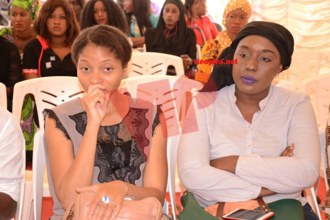 La Diva Coumba Gawlo en Conférence de presse sur le festival chant des linguères thèmes La Diva Coumba Gawlo en Conférence de presse sur le festival chant des linguères thèmes