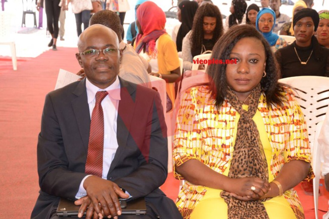 La Diva Coumba Gawlo en Conférence de presse sur le festival chant des linguères thèmes La Diva Coumba Gawlo en Conférence de presse sur le festival chant des linguères thèmes