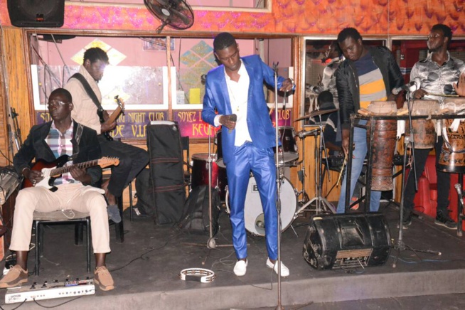 Aprés le succés de son anniversaire, Mame GOOR chauffe le Club Gaindé VIP et promet le feu le vendredi 16 au Saraba. Aprés le succés de son anniversaire, Mame GOOR chauffe le Club Gaindé VIP et promet le feu le vendredi 16 au Saraba.