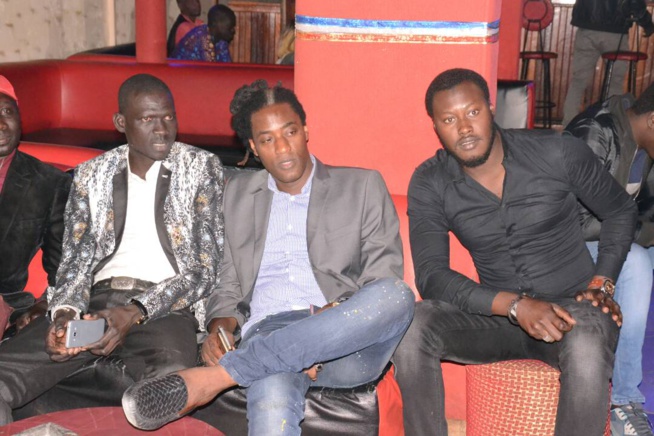 Aprés le succés de son anniversaire, Mame GOOR chauffe le Club Gaindé VIP et promet le feu le vendredi 16 au Saraba. Aprés le succés de son anniversaire, Mame GOOR chauffe le Club Gaindé VIP et promet le feu le vendredi 16 au Saraba.