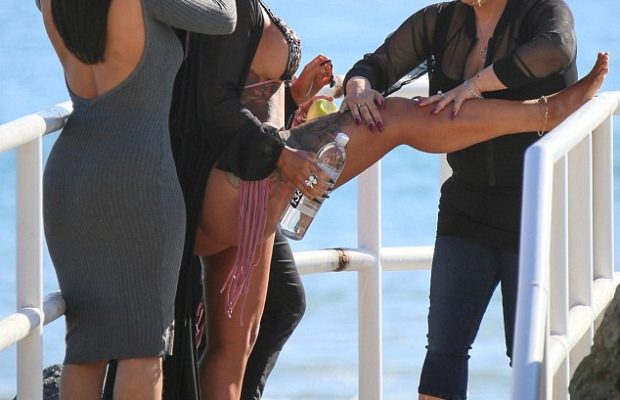 On sait enfin à quoi ressemblent les fesses de Blac Chyna: La vérité quelle cache, LES RAISONS DE SES FESSES GONFLÉES… On sait enfin à quoi ressemblent les fesses de Blac Chyna: La vérité quelle cache, LES RAISONS DE SES FESSES GONFLÉES…