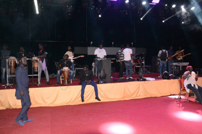 JOUR J SARGAL DJIGUENE avec Baye Ndiaye Albourakh Events: Waly Seck en mode Sound Check promet un spectacle de feu au Grand Theatre ce soir à Guichet Fermé.