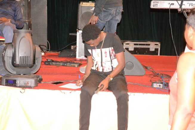 JOUR J SARGAL DJIGUENE avec Baye Ndiaye Albourakh Events: Waly Seck en mode Sound Check promet un spectacle de feu au Grand Theatre ce soir à Guichet Fermé. JOUR J SARGAL DJIGUENE avec Baye Ndiaye Albourakh Events: Waly Seck en mode Sound Check promet un spectacle de feu au Grand Theatre ce soir à Guichet Fermé.