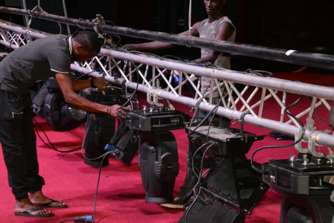 JOUR J SARGAL DJIGUENE avec Baye Ndiaye Albourakh Events: Waly Seck en mode Sound Check promet un spectacle de feu au Grand Theatre ce soir à Guichet Fermé.