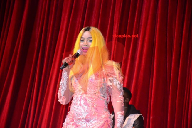 SARGAL DJIGUENE: Mbathio Ndiaye, Ndiolé Tall et Basse Thioune "Noy Moyto Sa Nonne" mettent le feu au grand theatre en premières parties SARGAL DJIGUENE: Mbathio Ndiaye, Ndiolé Tall et Basse Thioune "Noy Moyto Sa Nonne" mettent le feu au grand theatre en premières parties