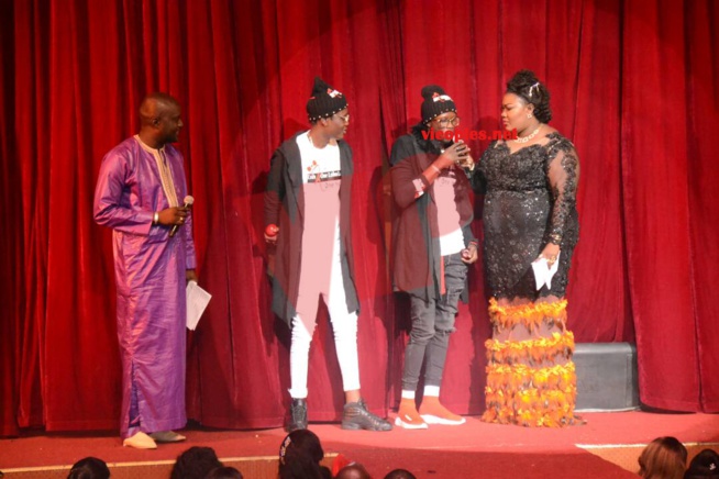 SARGAL DJIGUENE: Mbathio Ndiaye, Ndiolé Tall et Basse Thioune "Noy Moyto Sa Nonne" mettent le feu au grand theatre en premières parties SARGAL DJIGUENE: Mbathio Ndiaye, Ndiolé Tall et Basse Thioune "Noy Moyto Sa Nonne" mettent le feu au grand theatre en premières parties