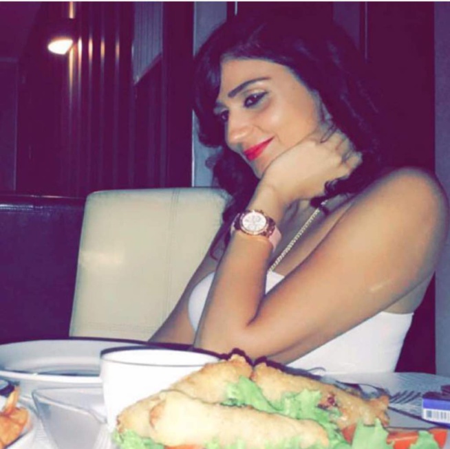 Lina Kreaime de la RTS1 respire la forme au bord de la mer. Lina Kreaime de la RTS1 respire la forme au bord de la mer.