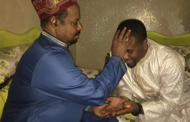 Le président de Bouygues Corporation,Bougane reçoit des bénédictions de Ameth Khalifa Niasse Le président de Bouygues Corporation,Bougane reçoit des bénédictions de Ameth Khalifa Niasse