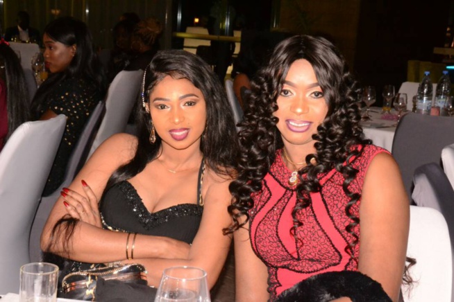 Les belles "Sangne Sé" des Sénégalais présentent à la 1 ere édition Tapis Rouge Chic & Élégant de la collection Mata Style. Les belles "Sangne Sé" des Sénégalais présentent à la 1 ere édition Tapis Rouge Chic & Élégant de la collection Mata Style.