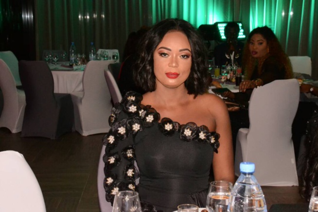 Les belles "Sangne Sé" des Sénégalais présentent à la 1 ere édition Tapis Rouge Chic & Élégant de la collection Mata Style. Les belles "Sangne Sé" des Sénégalais présentent à la 1 ere édition Tapis Rouge Chic & Élégant de la collection Mata Style.