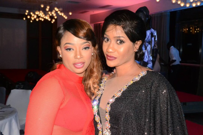 Les belles "Sangne Sé" des Sénégalais présentent à la 1 ere édition Tapis Rouge Chic & Élégant de la collection Mata Style. Les belles "Sangne Sé" des Sénégalais présentent à la 1 ere édition Tapis Rouge Chic & Élégant de la collection Mata Style.