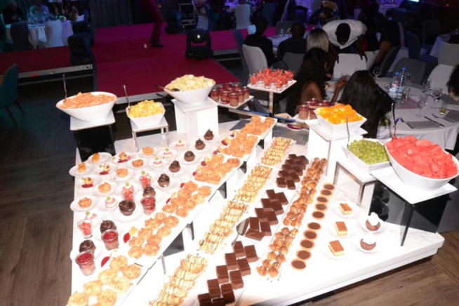 Les belles "Sangne Sé" des Sénégalais présentent à la 1 ere édition Tapis Rouge Chic & Élégant de la collection Mata Style. Les belles "Sangne Sé" des Sénégalais présentent à la 1 ere édition Tapis Rouge Chic & Élégant de la collection Mata Style.