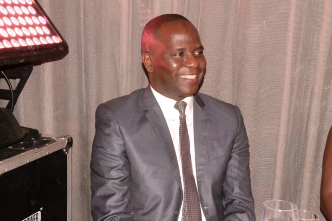 Adja Ombélico garde soigneusement son mari de Mika au Gala TAPIS ROUGE de la collection Mata Style Adja Ombélico garde soigneusement son mari de Mika au Gala TAPIS ROUGE de la collection Mata Style