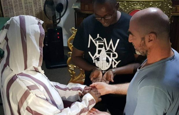 Serigne Modou Kara reçoit l’ancien international français Eric Cantona Serigne Modou Kara reçoit l’ancien international français Eric Cantona