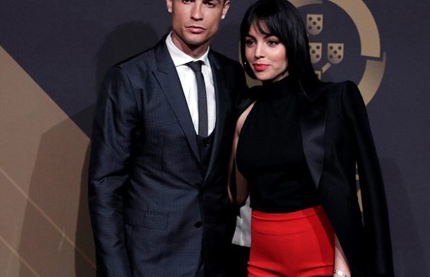 Real Madrid: Cristiano Ronaldo s’offre une nouvelle sortie fracassante «Il n’y a pas que… Real Madrid: Cristiano Ronaldo s’offre une nouvelle sortie fracassante «Il n’y a pas que…