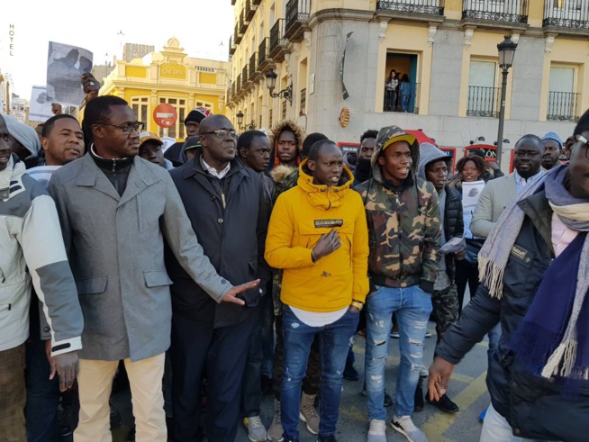 Bougane Gueye "Gueum Sa Bopp" a pris part à la marche des Sénégalais à Madrid. Bougane Gueye "Gueum Sa Bopp" a pris part à la marche des Sénégalais à Madrid.