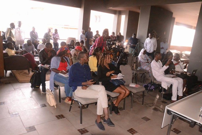 1 an ça se féte,KING FM qui vient de faire un chiffre d'affaire de plus de 100 millions , le Directeur de la radio Boubacar Diallo face à la presse, j'ai atteint mon objectif face à Youssou Ndour.