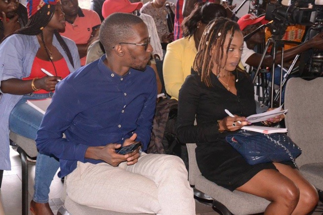 1 an ça se féte,KING FM qui vient de faire un chiffre d'affaire de plus de 100 millions , le Directeur de la radio Boubacar Diallo face à la presse, j'ai atteint mon objectif face à Youssou Ndour.