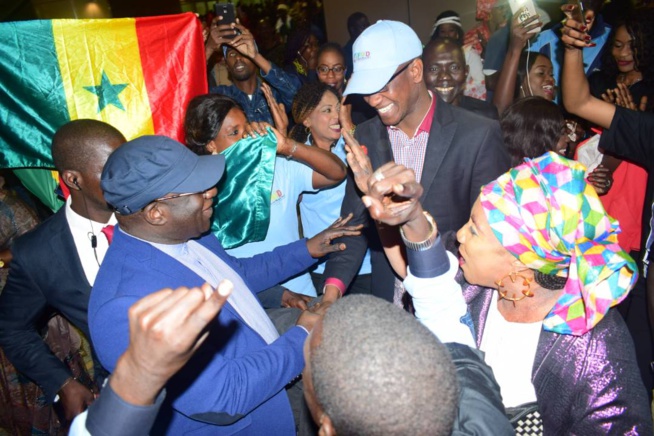 PRIX NELSON MANDELA: En images , l'arrivee du Pdt Mbagnick Diop a Dakar ce mercredi à 21heures.