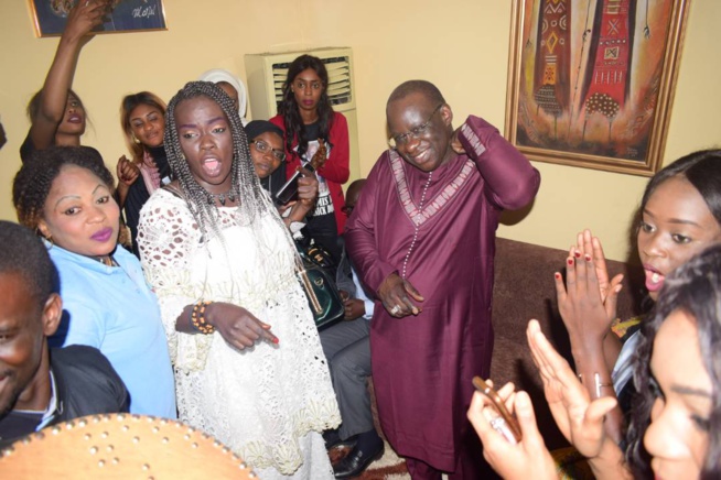 PRIX NELSON MANDELA: En images , l'arrivee du Pdt Mbagnick Diop a Dakar ce mercredi à 21heures. PRIX NELSON MANDELA: En images , l'arrivee du Pdt Mbagnick Diop a Dakar ce mercredi à 21heures.