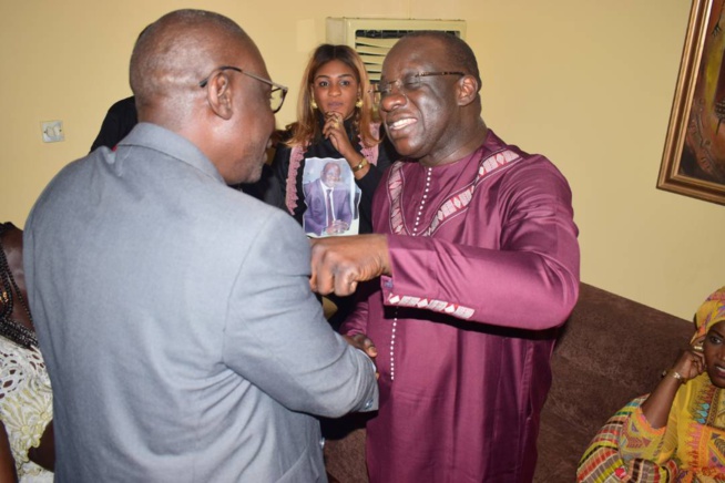 PRIX NELSON MANDELA: En images , l'arrivee du Pdt Mbagnick Diop a Dakar ce mercredi à 21heures.