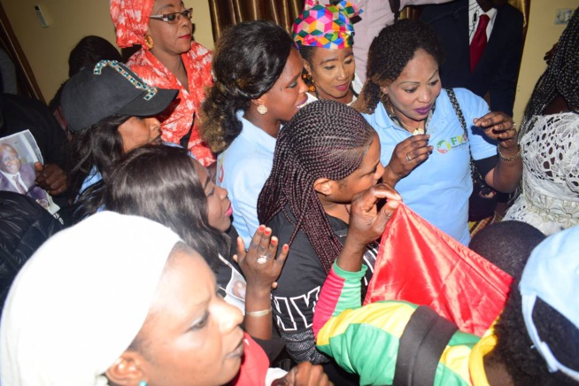 PRIX NELSON MANDELA: En images , l'arrivee du Pdt Mbagnick Diop a Dakar ce mercredi à 21heures. PRIX NELSON MANDELA: En images , l'arrivee du Pdt Mbagnick Diop a Dakar ce mercredi à 21heures.